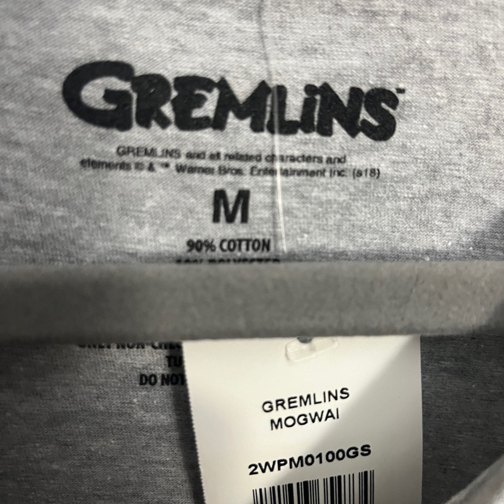 Gremlins Movie Poster T Shirt Mens size Medium - Picture 2 of 3